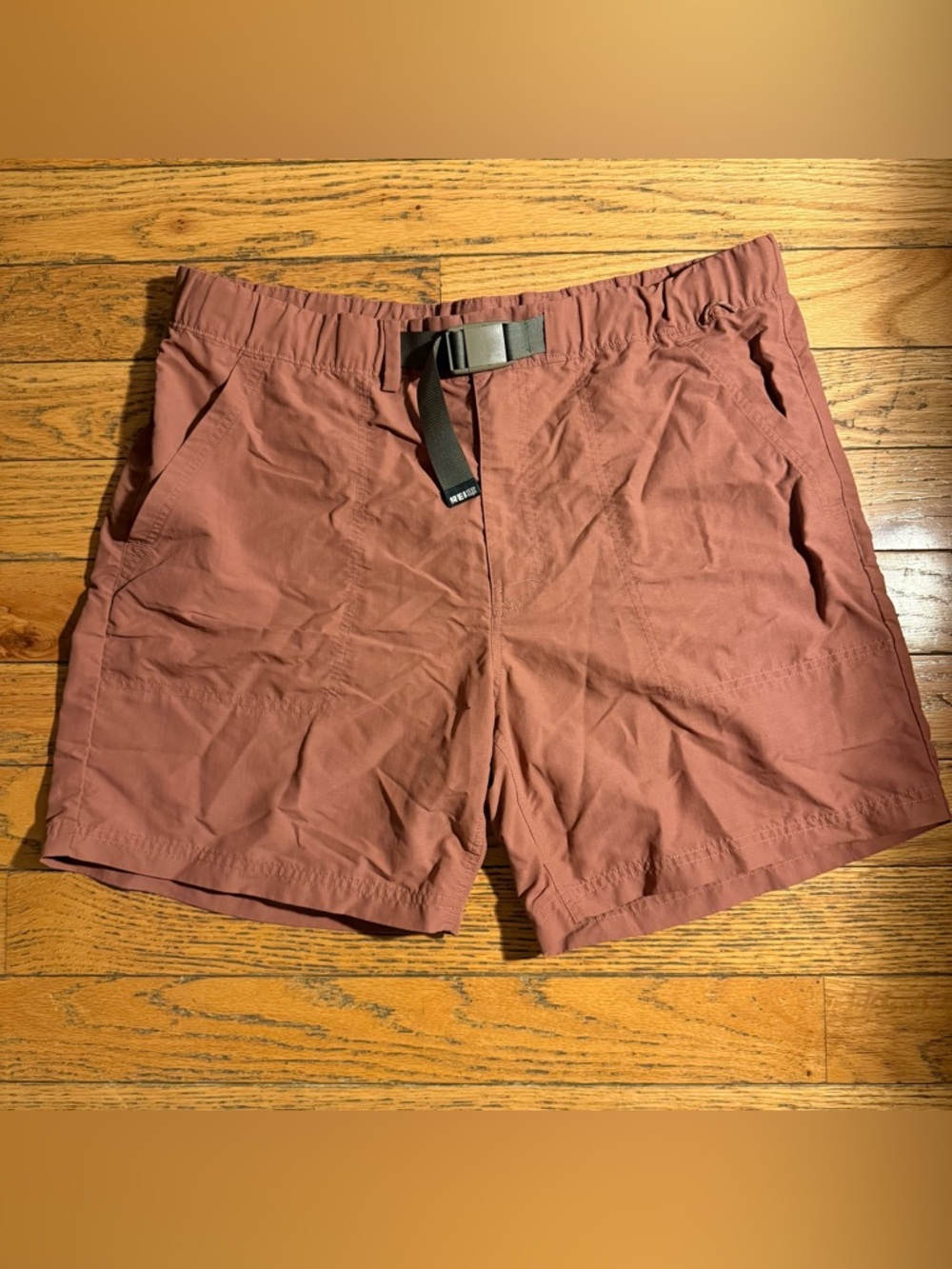 REI Men's L Rust Casual Shorts with belt